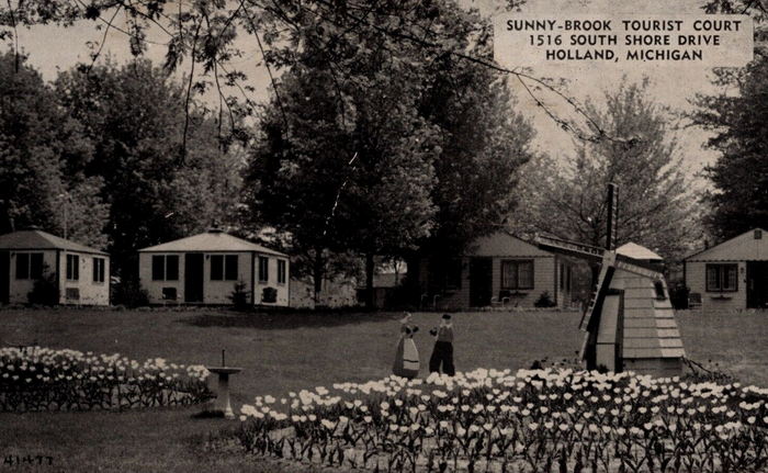 Sunnybrook Cottage Court - Postcard